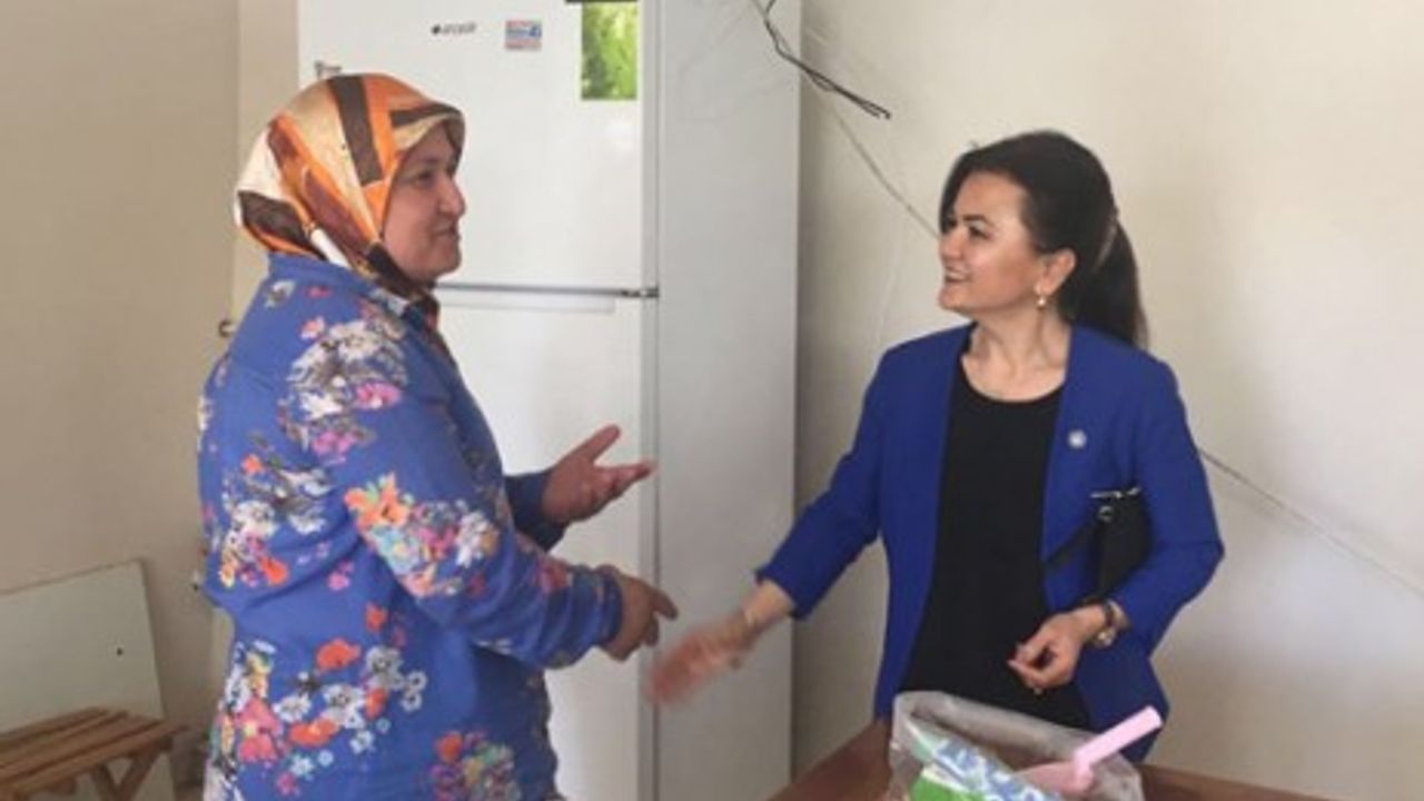 Milletin Cebinde Metelik Yok, Yastık Altında Döviz Soruyorlar