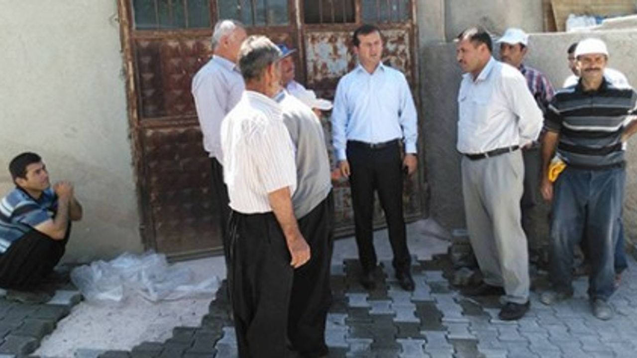 Pazarcık Belediyesi Kilit Taşı Çalışmalarını Sürdürüyor