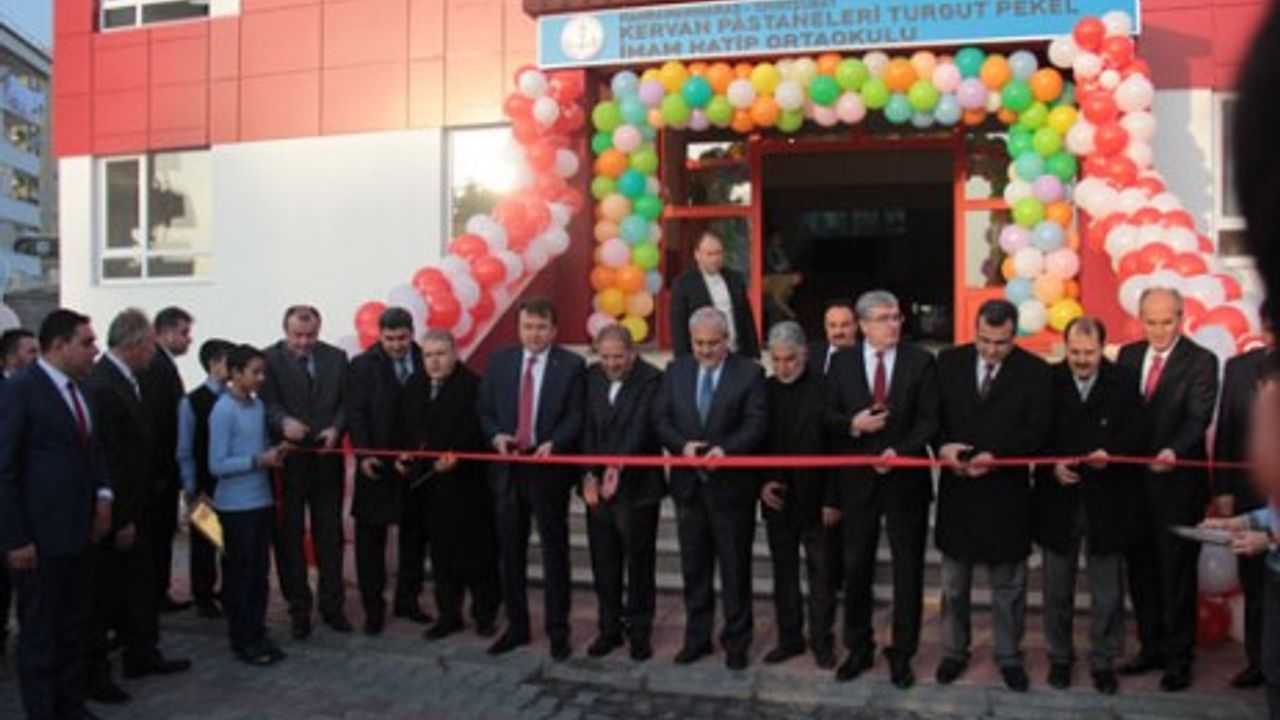 Turgut Pekel Ortaokulu Törenle Açıldı