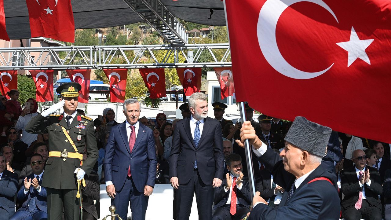 Gurur, Birlik ve Beraberlik; Cumhuriyetin 102. Yılı Coşkuyla Kutlandı