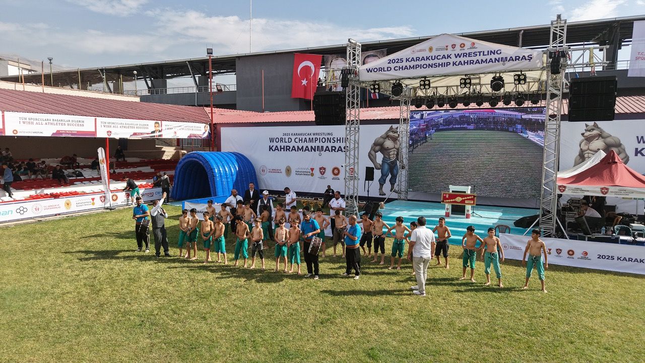 Türkiye Kısa Şalvar Güreş Şampiyonası Batıpark’ta Başladı