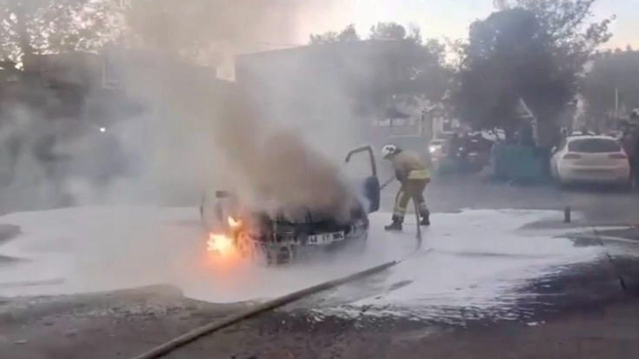 Kahramanmaraş’ta Otomobil Yangını