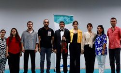Kahramanmaraş’ta Tek Kişilik Dev Keman Resitali