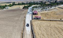 Elbistan’ın Kırsal Yolları 5 Bin m² Kilit Parke ile Yenilendi