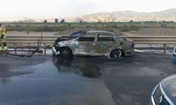 Kahramanmaraş-Adana Yolunda Otomobil Alevlere Teslim Oldu