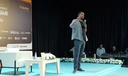 Kitap Fuarı, 9’uncu Gününde Altay Cem Meriç’i Ağırladı