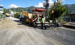 Büyükşehir, Andırın’da 2 Kilometrelik Arteri Sıcak Asfaltla Kaplıyor