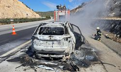 Kahramanmaraş’ta Seyir Halindeki Otomobil Alev Aldı