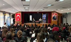 Yazar Mustafa Köneçoğlu, Andırın’da Öğrencilerle Bir Araya Geldi