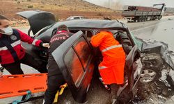 Kahramanmaraş’ta İki Otomobil Çarpıştı: 1 Ölü, 2 Yaralı