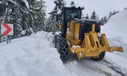 Kırsalda Kar Seferberliği; Büyükşehir Ekipleri 7/24 Sahada