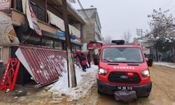 Kahramanmaraş’ta Karın Ağırlığı Sundurmayı Çökertti
