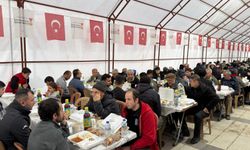 Ramazan’ın İlk Gününde Büyükşehir’in İftar Çadırlarında Dayanışma ve Neşe Bir Arada