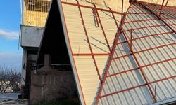 Kahramanmaraş’ta Rüzgâr Çatıyı Uçurdu, Yüksek Gerilim Hattı Patladı