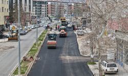 Büyükşehir, Dulkadiroğlu’nda Asfalt Mesaisini Sürdürüyor