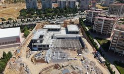 Kahramanmaraş’ın Türkiye’ye Örnek Gençlik Merkezi Hızla Yükseliyor