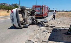 Kahramanmaraş'ta Trafik Kazası: Otomobil Devrildi, Sürücü Sıkıştı