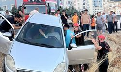 Kahramanmaraş'ta Otomobil Kazasında Vatandaş Sıkıştı
