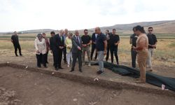 Vali Ünlüer, Domuztepe Höyüğü’nde Kazı Çalışmalarını İnceledi