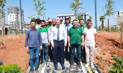 Başkan Toptaş, Mahallelerin Yaşam Kalitesini Artıran Parkları Ziyaret Etti