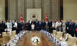 Cumhurbaşkanı Erdoğan, Ayser Çalık Ortaokulu Şehitlerinin Aileleriyle Bir Araya Geldi