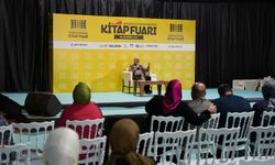 Savaş Barkçin, Kitap Fuarı’nda Okurlarına Seslendi