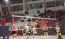 Kahramanmaraş’ın Sultanları Set Vermedi: Antepia’yı 3-0 Mağlup Etti!