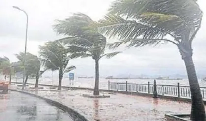 Meteoroloji'den Nisan'a Güçlü Yağış ve Fırtına Uyarılı Başlangıç