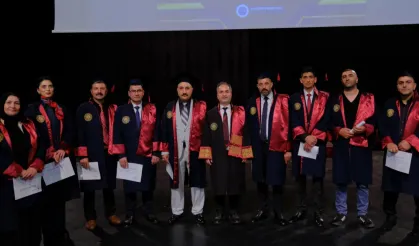 İletişim Fakültesi Mezunları, Diplomalarını Almanın Heyecanını Yaşıyor!