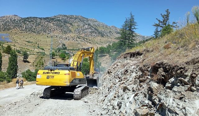 Elmalı Mahallesi’nde Köy Evlerine Ulaşımı Kolaylaştıracak Yol Projesi