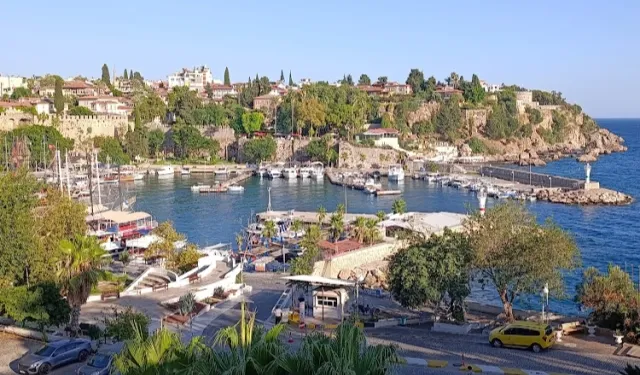 İletişim: Ormanlar İmara Açılmıyor, Antalya Kalesi Satılmıyor!