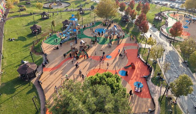 Aliya İzzetbegoviç Millet Bahçesi Yenilenen Yüzüyle Beğeni Topluyor