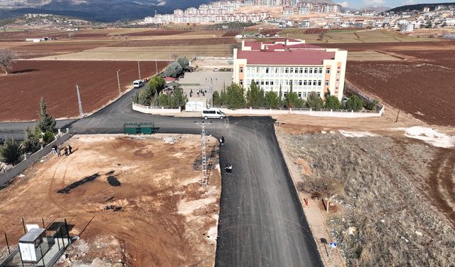 Pazarcık Mehmet Emin Arıkoğlu Mahallesi'ne Sıcak Asfalt Konforu