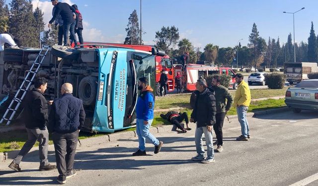 Kahramanmaraş-Gaziantep Yolunda Kaza! Otobüs Devrildi, Yaralılar Var