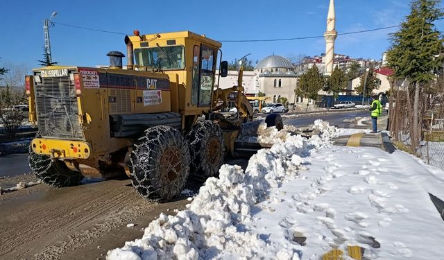 Merkezden Kırsala Büyükşehir’den Kesintisiz Kış Mesaisi