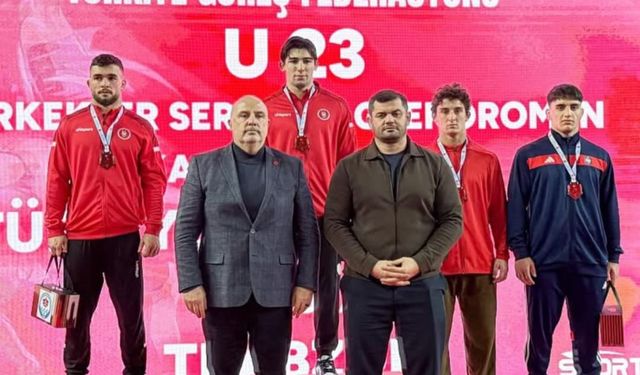 Büyükşehir’in Genç Pehlivanları Türkiye Şampiyonasına Damga Vurdu