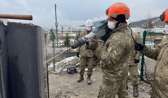 Kahramanmaraş’ta TSK Personeline AFAD’dan Depremde Arama Kurtarma Eğitimi