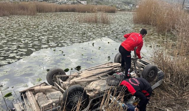 Kahramanmaraş’ta Otomobil Su Birikintisine Düştü: 78 Yaşındaki Sürücü Hayatını Kaybetti