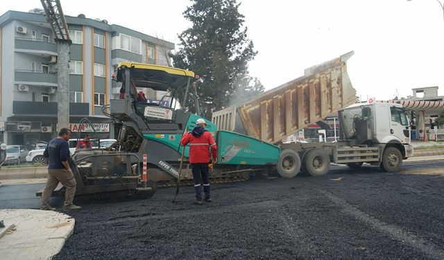 Büyükşehir’den Kuddusi Baba ve Trabzon Bulvarlarında Asfalt Çalışması