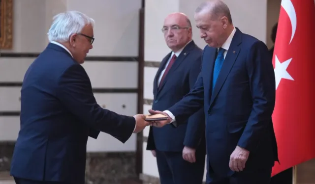 Cumhurbaşkanı Erdoğan'a 5 Ülkeden Güven Mektubu