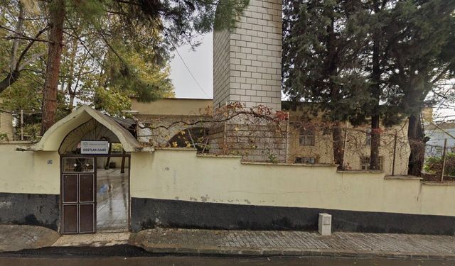 Depremde Yıkılan Dostlar Camii, Yeniden Ayağa Kalkıyor