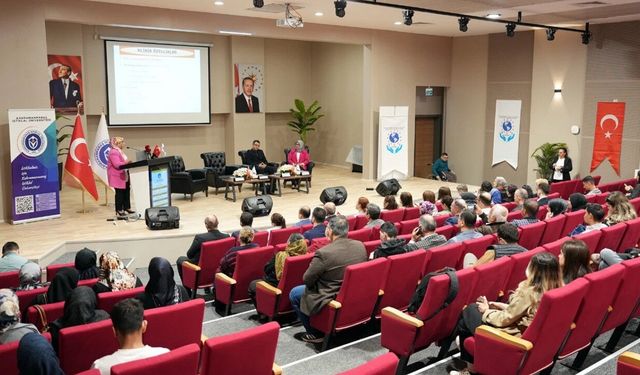 Uzman İsimler Otizmi Tüm Yönleriyle Ele Aldı