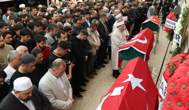 Kahramanmaraş'taki Saldırının Kurbanları Gözyaşlarıyla Uğurlandı