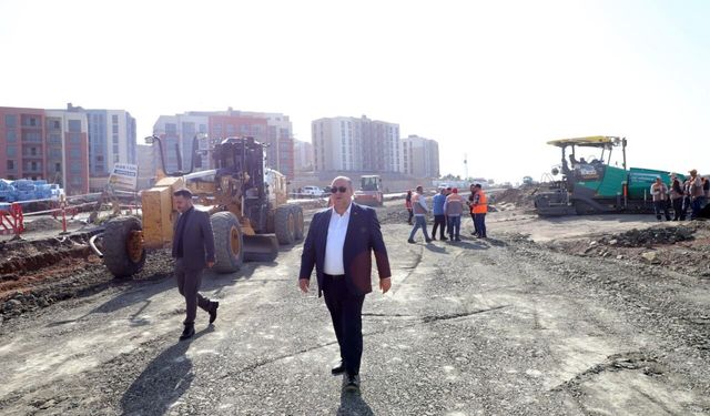Başkan Akpınar Doğukent Mahallesinde Devam Eden Çalışmaları Yerinde İnceledi
