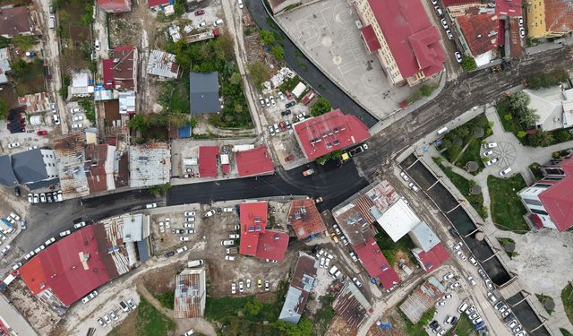 Büyükşehir, Göksun’da Atatürk ve Yunus Emre Caddelerinde Asfalt Serimine Başladı