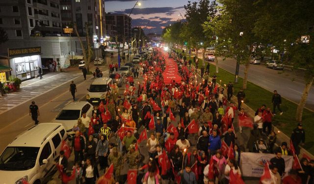 19 Mayıs Coşkusu Sokaklara Taştı; Kahramanmaraş Kortej Yürüyüşünde Buluştu