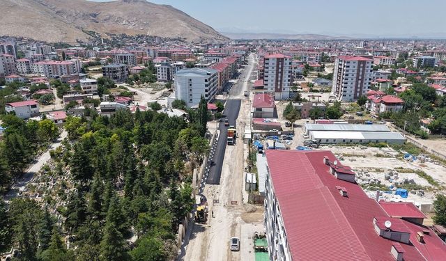 Elbistan Hacı Esat Efendi Caddesi Büyükşehir’le Modern Görünüme Kavuşuyor