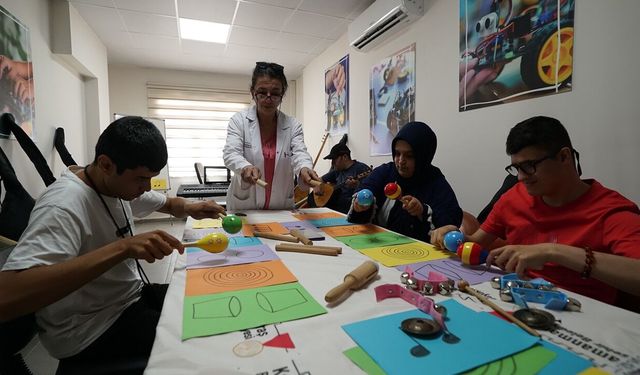 Büyükşehir’in Engelsiz Yaşam Merkezi, Özel Bireylerin Hayatına Değer Katıyor