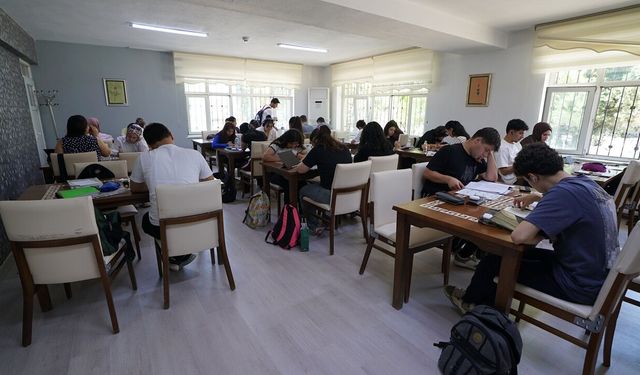 Büyükşehir’in Kütüphaneleri Gençlerin Hizmetinde