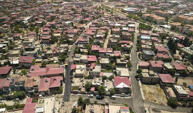 Büyükşehir, Dulkadiroğlu Yavuz Selim Mahallesi’nde Asfalt Mesaini Durmaksızın Sürdürüyor